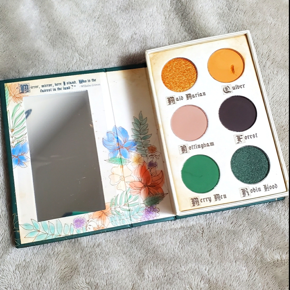 ⚜️ (3/$10) Storybook Eyeshadow Pallette